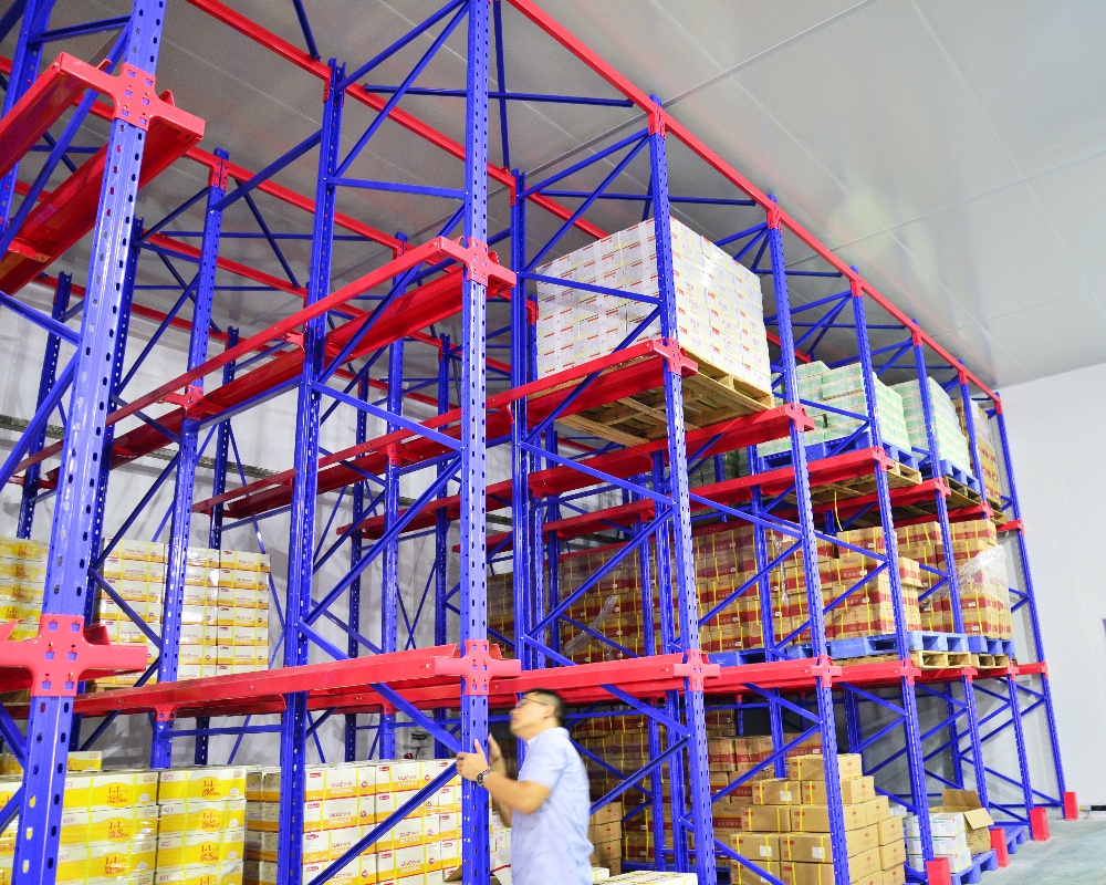 广州奥昆食品有限公司驶入式货架6.jpg